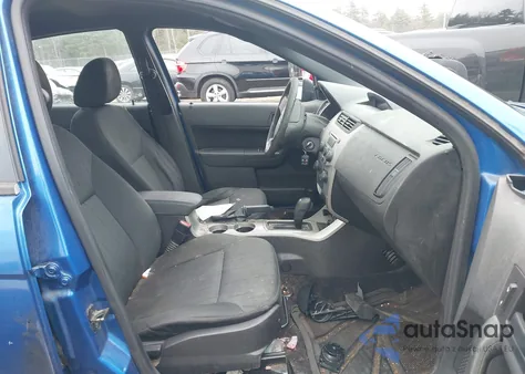 2010 Ford Focus Se z USA, uszkodzony, nr VIN 1FAHP3FN0AW272295